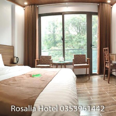 ホテルKhach San Rosalia Tam Ðảo エクステリア 写真